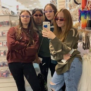 Meet your Posher, Abigail